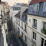 Paris Centre Cozy Apartment Relaxing Apartment With Double & Sofa Bed